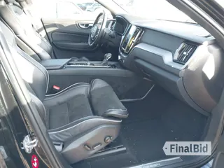 2019 Volvo XC60 R-Design