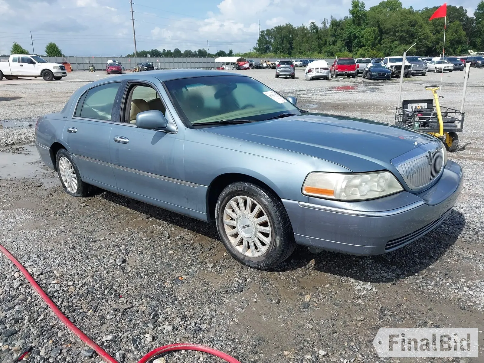 2004 Lincoln Town Car Signature