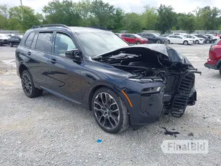 2023 BMW X7 M60i