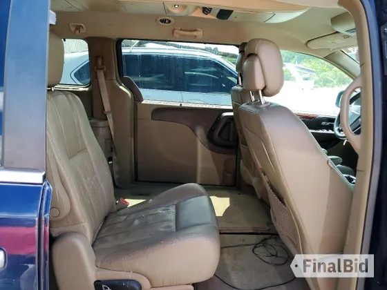 2012 Chrysler Town & Country Touring L
