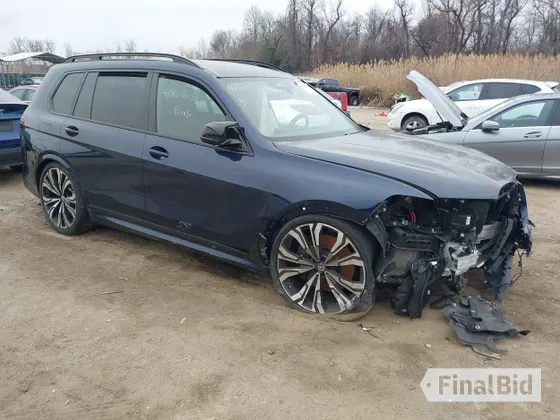 2023 BMW X7 M60i