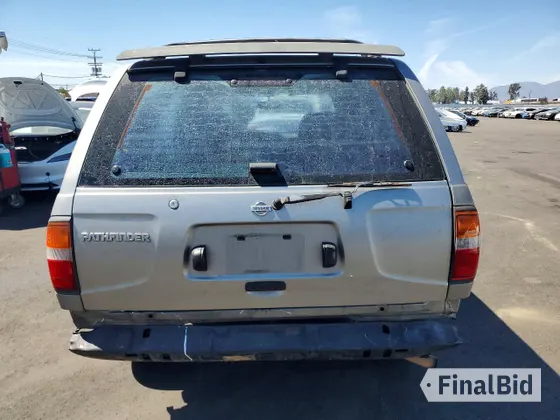 1998 Nissan Pathfinder XE