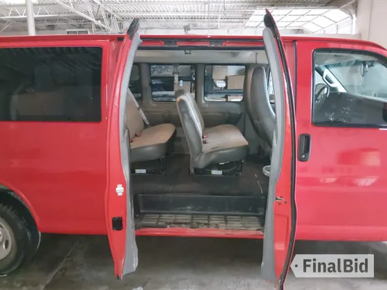 2020 Chevrolet Express Passenger LS