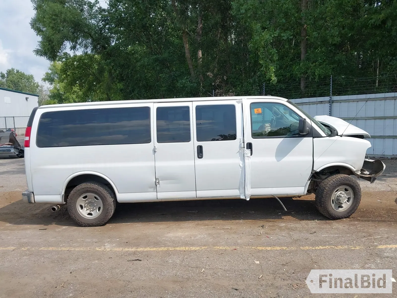 2020 Chevrolet Express Passenger LT