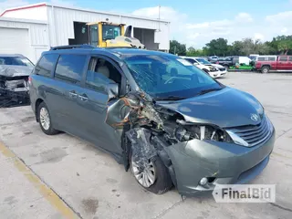 2014 Toyota Sienna XLE