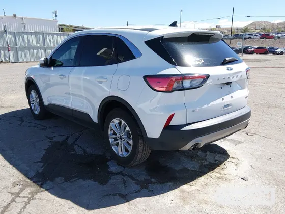 2021 Ford Escape SE Hybrid