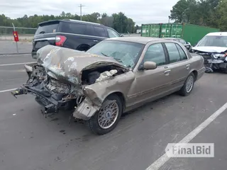 2002 Ford Crown Victoria Standard