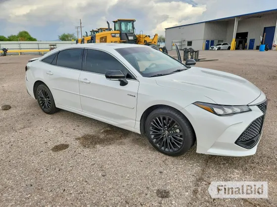 2021 Toyota Avalon Hybrid XSE
