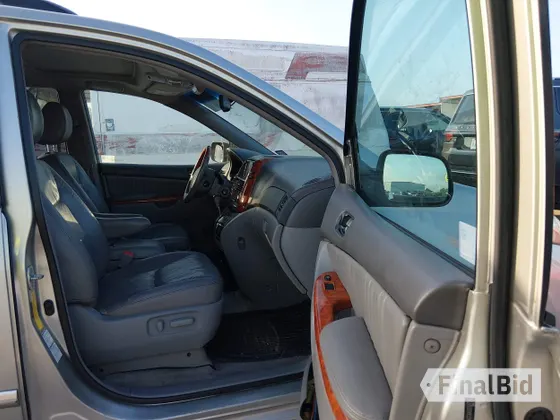 2010 Toyota Sienna XLE Limited