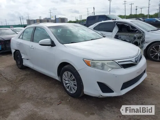 2014 Toyota Camry LE
