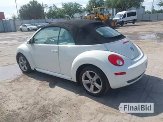 2007 Volkswagen Beetle Triple White
