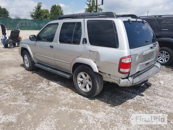 2004 Nissan Pathfinder SE