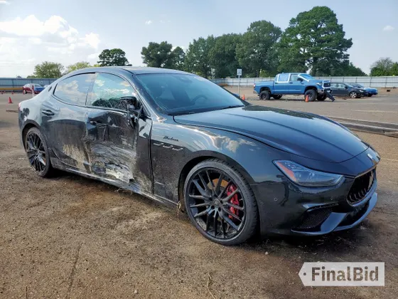 2022 Maserati Ghibli Modena Q4