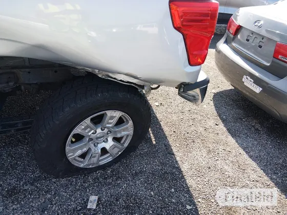 2019 Nissan Titan SV