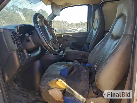 2005 GMC Savana Cargo