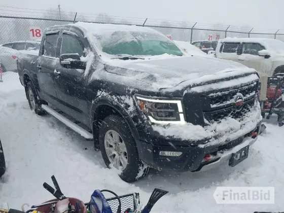 2022 Nissan Titan SV