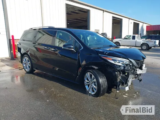 2023 Toyota Sienna Platinum