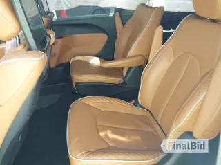 2023 Chrysler Pacifica Hybrid Pinnacle