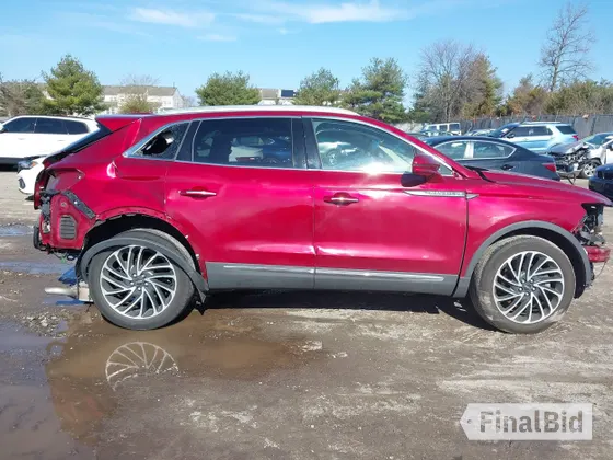 2019 Lincoln Nautilus Reserve