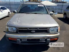 1998 Nissan Pathfinder XE