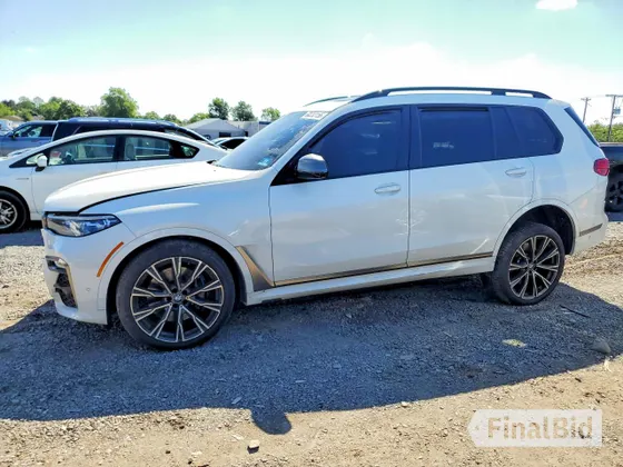 2021 BMW X7 M50i