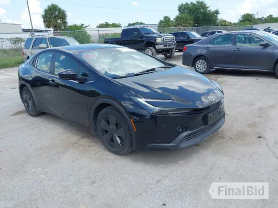 2025 Toyota Prius LE