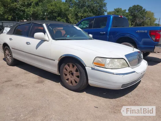 2004 Lincoln Town Car Ultimate