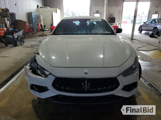 2022 Maserati Ghibli Modena Q4