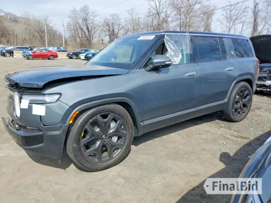 2025 Rivian R1S Adventure