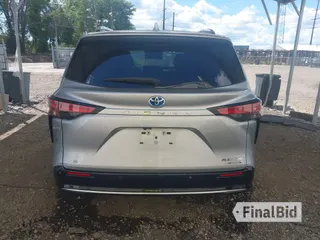 2021 Toyota Sienna Limited