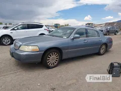 2004 Lincoln Town Car Signature