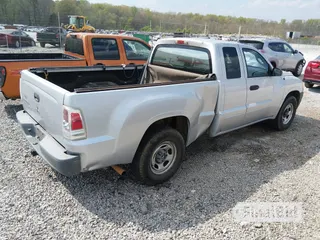 2006 Mitsubishi Raider LS