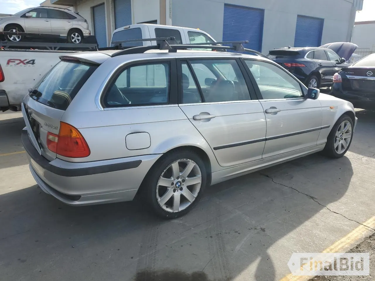2003 BMW 3 Series 325xi