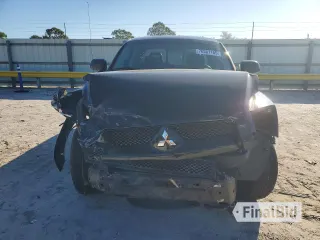 2006 Mitsubishi Raider Duro Cross