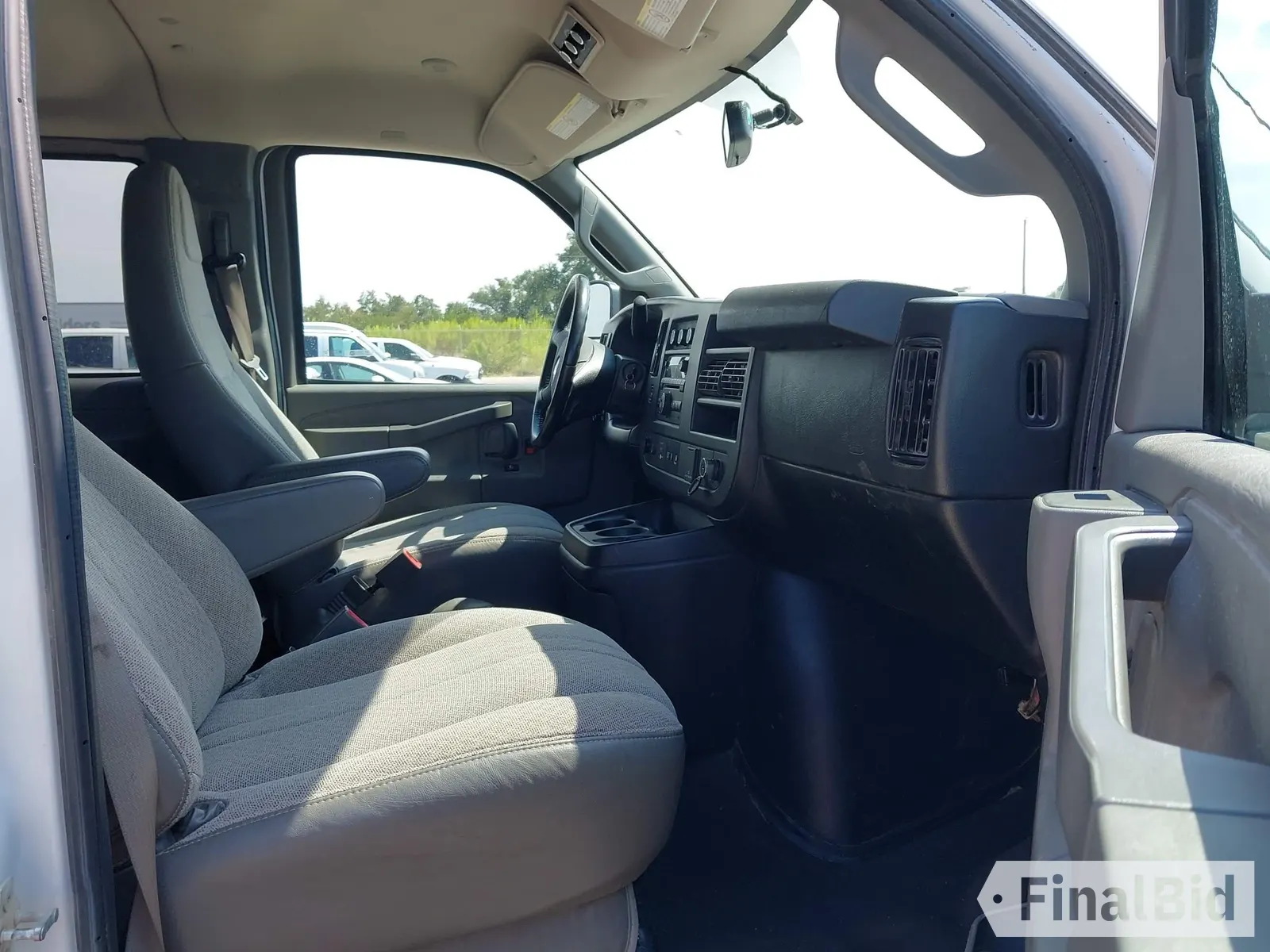 2020 Chevrolet Express Passenger LS
