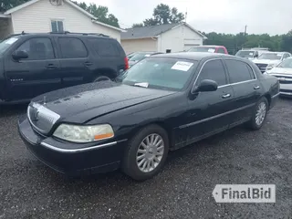 2004 Lincoln Town Car Signature