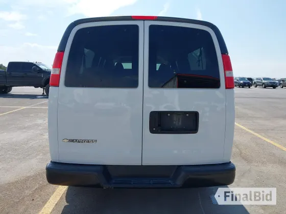 2020 Chevrolet Express Passenger LS