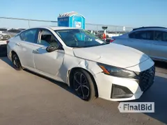 2023 Nissan Altima SR