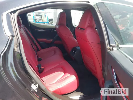 2022 Maserati Ghibli Modena Q4