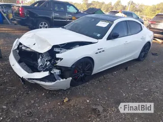 2022 Maserati Ghibli Modena Q4