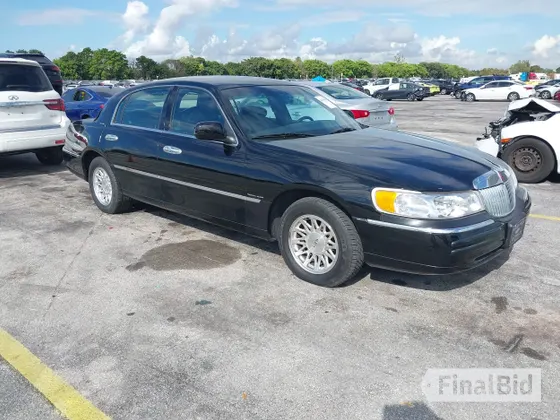 1998 Lincoln Town Car Signature