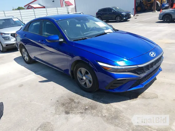 2025 Hyundai Elantra SE