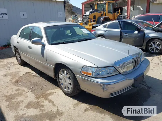 2004 Lincoln Town Car Ultimate