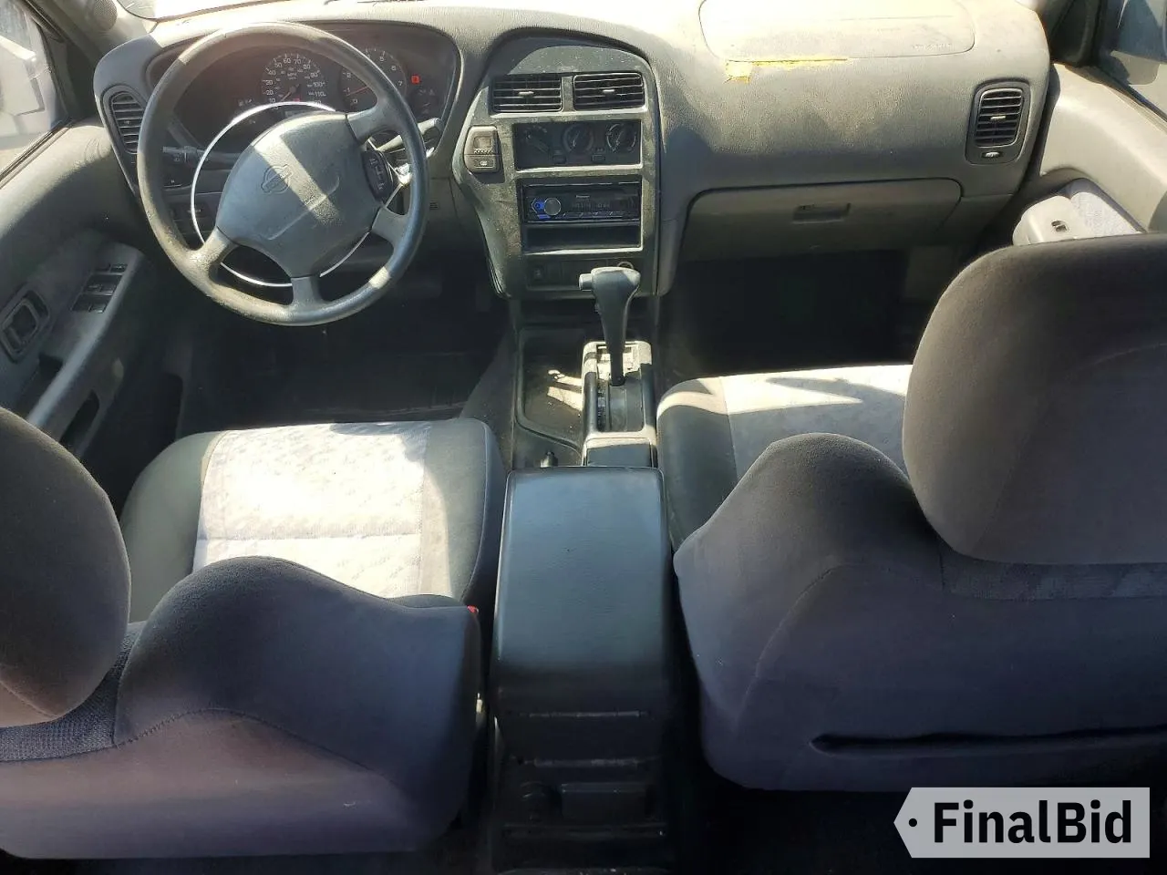 1998 Nissan Pathfinder XE