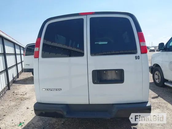 2021 Chevrolet Express Passenger LS