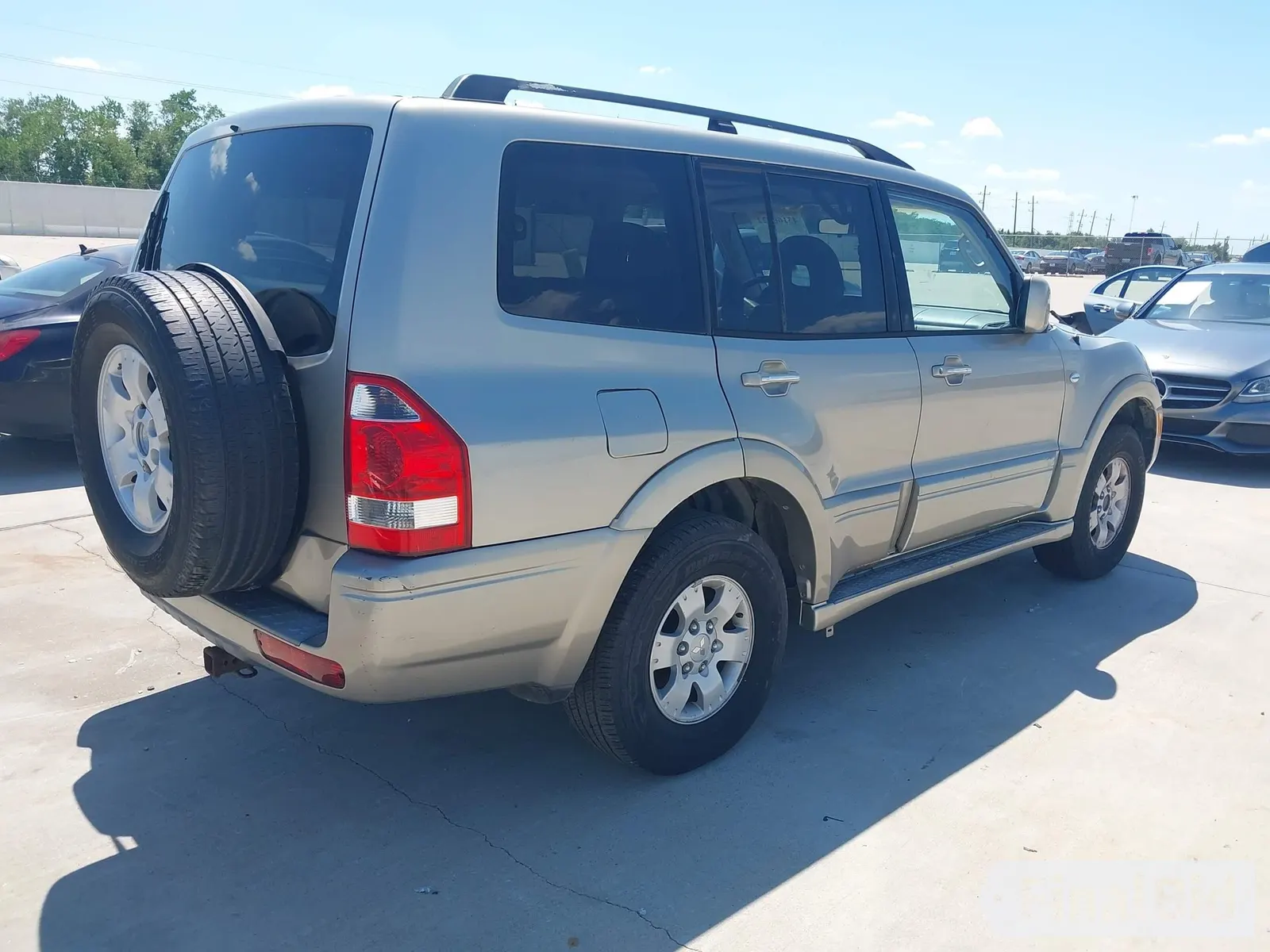 2003 Mitsubishi Montero Limited