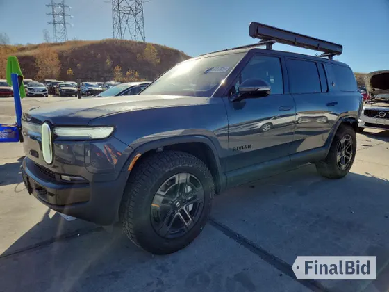 2025 Rivian R1S Adventure