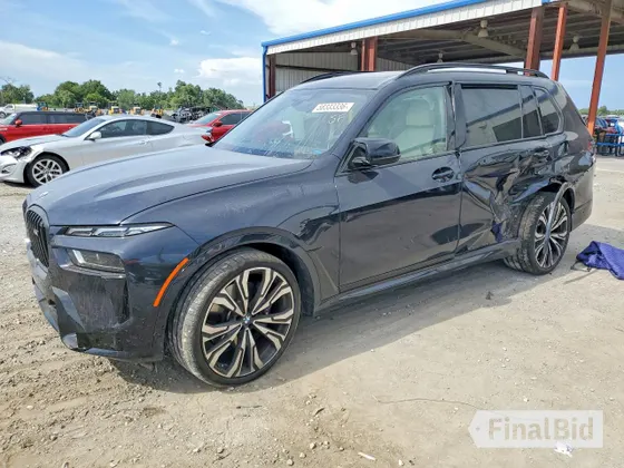 2025 BMW X7 M60i