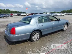 2004 Lincoln Town Car Signature