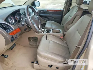 2013 Chrysler Town & Country Touring L